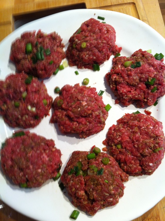 mini.beef.burger.salad.1